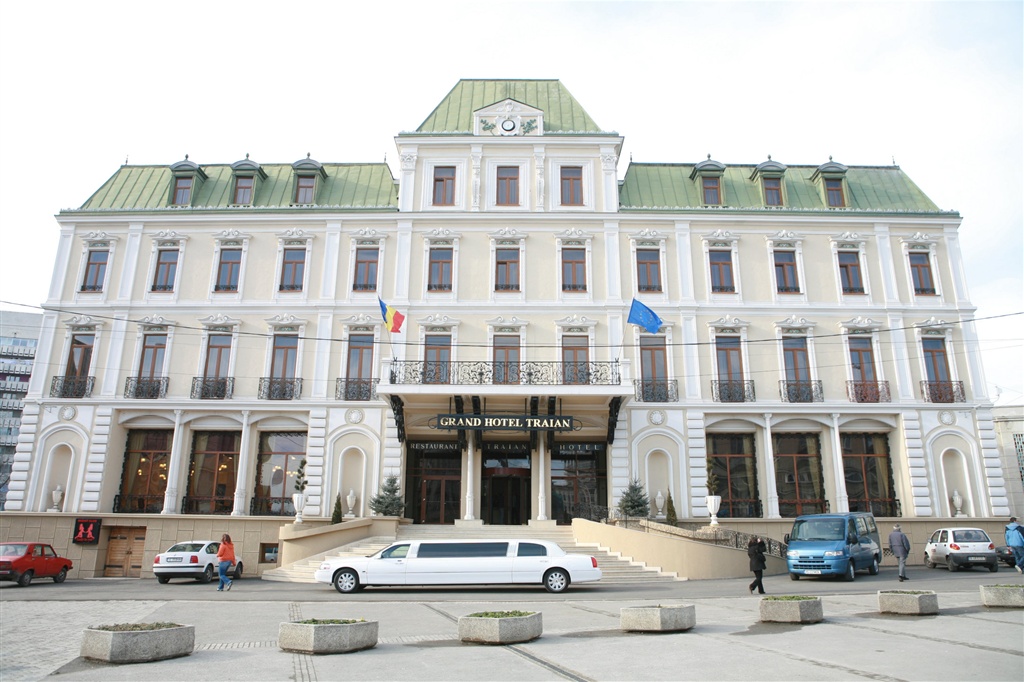 Fotografie Grand Hotel Traian din galeria Locație