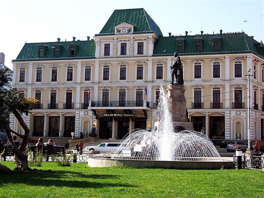 Fotografie Grand Hotel Traian din galeria Locație